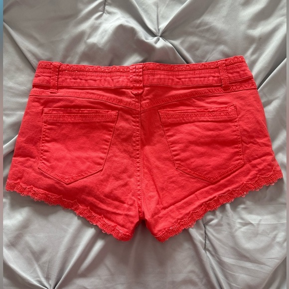 Rewind Coral Shorts with Lace Hem Junior’s Size 11 2” Inseam - Picture 2 of 2